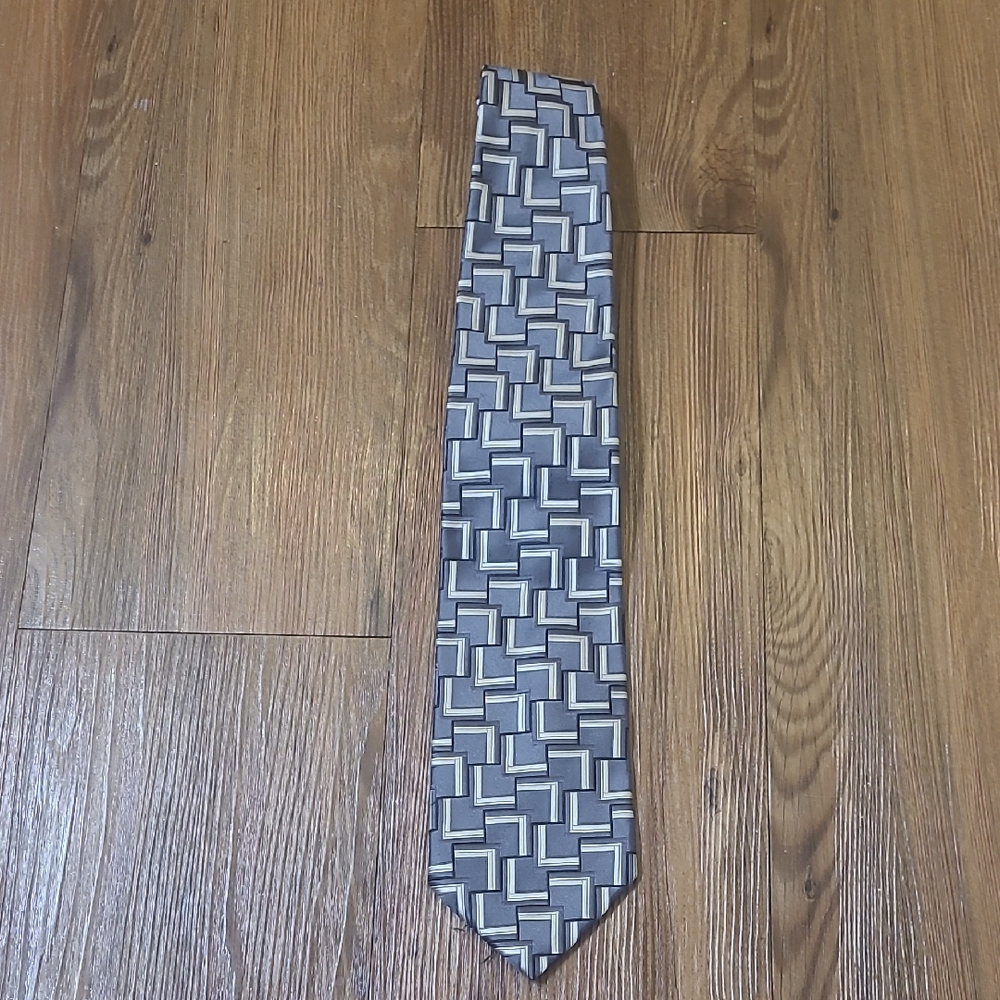 Dolce‎ & Gabbana Black and Gray Geometric Tie for men used good condition